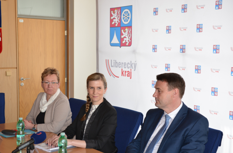 Ministryně školství při návštěvě Libereckého kraje ocenila podporu sklářských oborů  